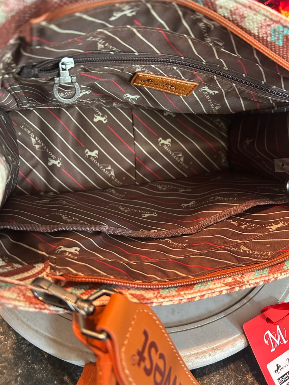 Montana West Aztec conceal & carry Tote in Rust and Tan - Picture 3 of 6